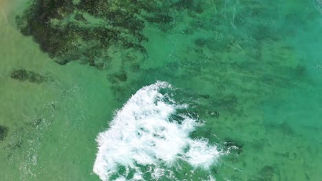 Aerial-View-of-Sea-Turtle-Swimming-Under-Water-Surface-in-Unawatuna,-Sri-Lanka