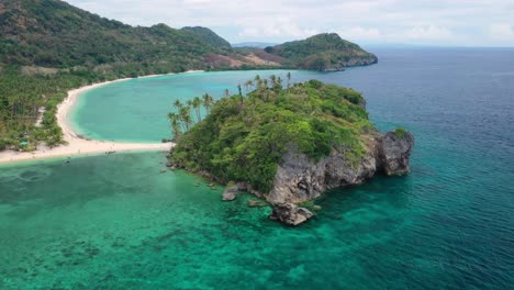 Luftaufnahme-Der-Insel-Und-Des-Weißen-Sandstrandes-Auf-Der-Insel-Tablas,-Romblon,-Philippinen