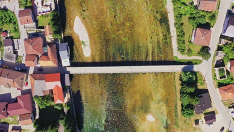 Vogelperspektive-Der-Brücke-Fluss-Kulen-Vakuf-über-Den-Fluss-Una