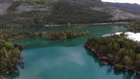 Hermoso-Lago-Glaciar-En-El-Oeste-De-Noruega.-Imágenes-De-Drones
