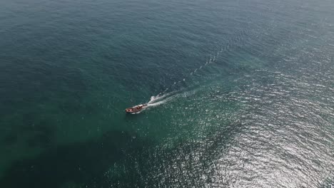 Aerial-view-of-boat-in-the-ocean