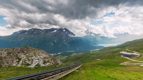 Zeitraffersequenz-Der-Europäischen-Alpen-Mit-Wolken-In-Sankt-Moritz,-Schweiz