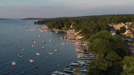 Beautiful-aerial-of-a-harbor-area-of-Lake-Geneva,-Wisconsin