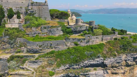 Aerial-4K-footage-of-the-coast-of-Portovenere,-Cinque-Terre-in-Italy