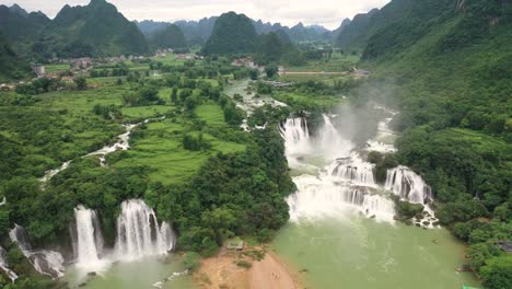 Ben-Gioc-Falls,-Vietnam