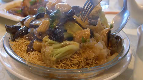 closeup-of-chinese-fried-noodles-with-mushrooms