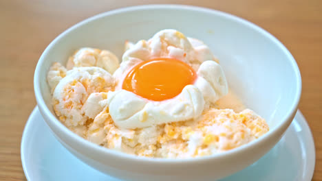 Helado-De-Huevos-Congelados---Un-Diseño-De-Helado-Titulado-“helado-Con-Yema-De-Huevo??