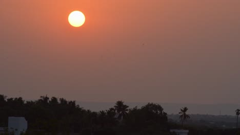 Schöner-Sonnenaufgang-Im-Zeitraffer-In-Indien