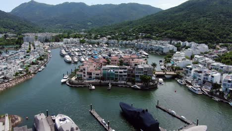 Luftaufnahme-Von-Hong-Kong-Pak-Wai-Marina-Cove-Mit-Hunderten-Von-Kleinen-Privaten-Booten-Vor-Anker