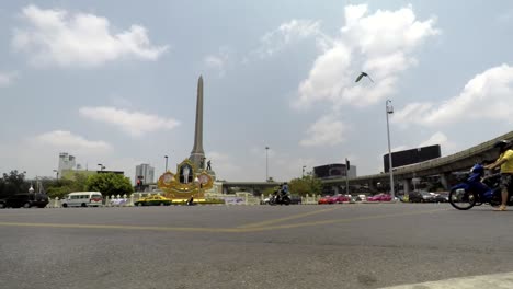 Tráfico-Del-Monumento-De-La-Victoria-De-Bangkok