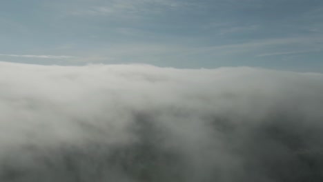 Dramatischer-Blick-über-Den-Wolken-über-Den-Magdalen-inseln-In-Quebec,-Kanada