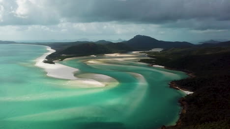 Cinematic-drone-shot-of-Whitsunday-Islands