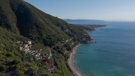 Drone-Revelando-La-Hermosa-Costa-De-Liguria