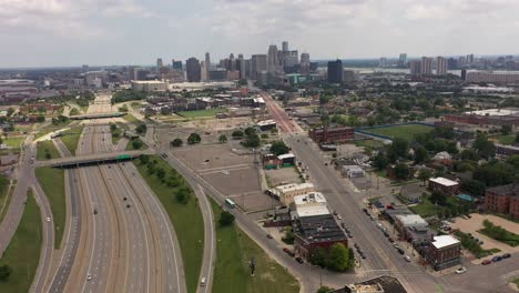 Detroit-Skyline-over-Highway-by-Drone-4K
