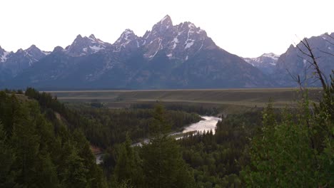 View-of-the-Grand-Teton-mountain-with-the-snake-river-under-it-in-Wyoming