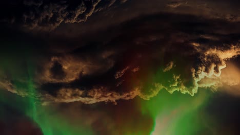 Gewitter-Und-Aurora-Wolken-Sonnenuntergang-Oder-Sonnenaufgang