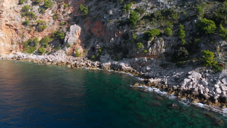 Atemberaubende-Kroatische-Küste-An-Der-Adria,-Luftbild