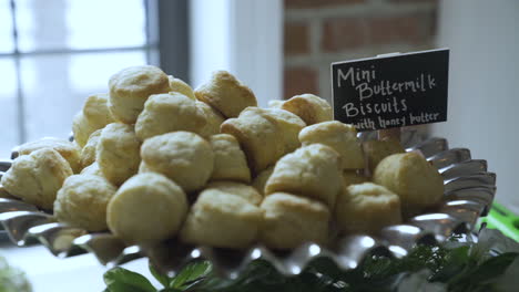 Mini-butternut-biscuits-with-honey-butter-wedding-party-appetizer