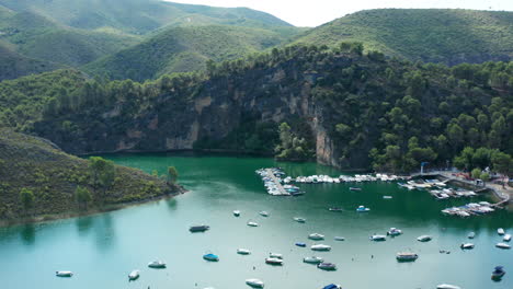 Panoramic-aerial-view-over-the-waters-of-Lago-De-Bolarque-towards-the-marina