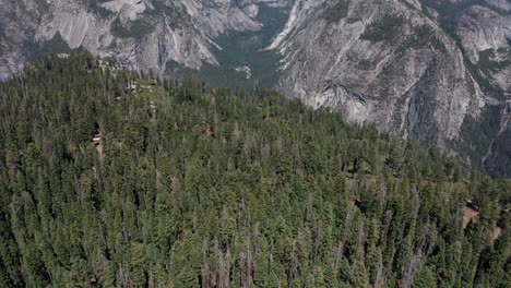 Aerial-tilting-up-high-and-wide-shot-of-Yosemite-Valley-from-Glacier-Point