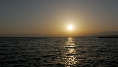 Sonnenuntergang-über-Dem-Meer,-Japan