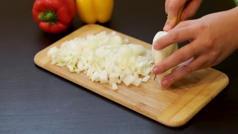 Cutting-onions-with-small-knife