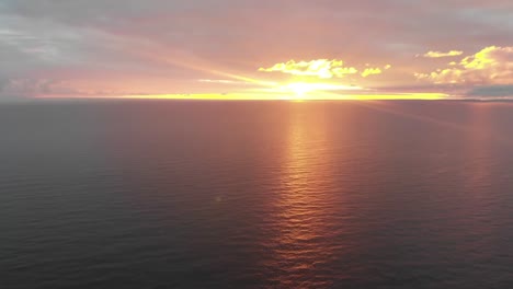 Cinematic-reveling-sunrise-above-the-sea