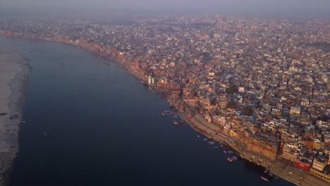 Antena:-Río-Ganga-En-Varanasi-India