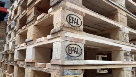 Close-up-Wooden-Europallets-in-factory-warehouse