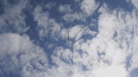 Manned-Glider-Flies-Overhead---4K