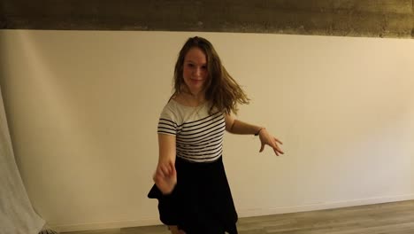 Cámara-Lenta-Bailarina-Adolescente-Talentosa-Bailando