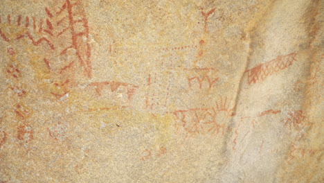 Close-Up-of-Red-Paint-Pictographs-on-Rock