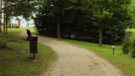 Time-lapse-walking-the-path-in-the-park