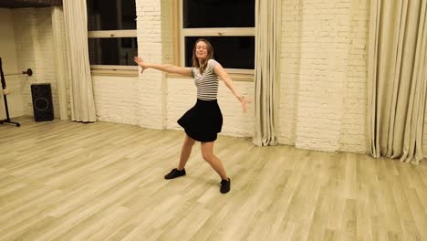 Bailarina-Adolescente-Talentosa-Bailando