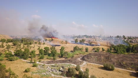 Toma-Aérea-Del-Accidente-De-Incendio-Forestal-En-El-Norte-De-Israel-Durante-El-Verano-08