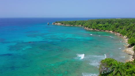 Adelante-Aéreo-Sobre-Playa-Preciosa.-República-Dominicana