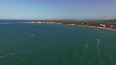Kitesurfen-Am-Strand-Von-Cabarete-In-Der-Dominikanischen-Republik