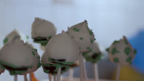 Close-up-of-pile-of-chocolate-cake-pops
