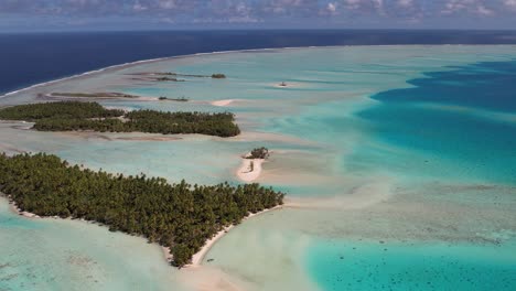 Hermosa-Toma-Aérea-De-Drones-De-La-Laguna,-Arrecife-Y-Océano-Del-Atolón-De-Fakarava,-Polinesia-Francesa,-Pacífico-Sur