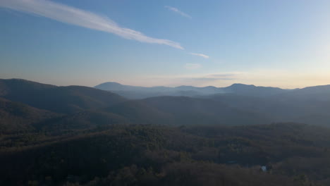 Drone-shot-of-the-Blue-Ridge-Mountains