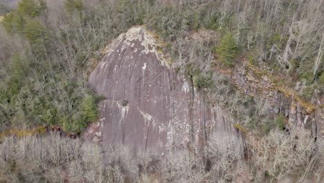 Drone-shot-of-a-rock-face-in-the-Blue-Ridge-Mountains