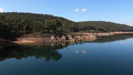 Mundaring-Weir-Dam-And-Reservoir---View-Of-CY-O'Connor-Lake,-Perth