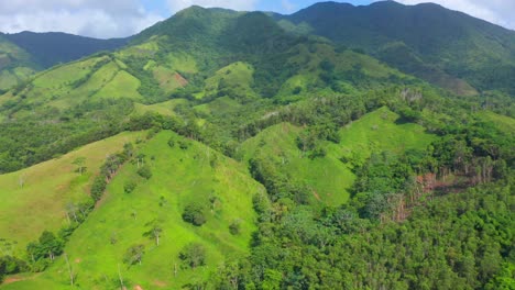 Unspoiled-Dominican-green-hills-and-mountains-of-Los-Mogotes-of-Villa-Altagracia