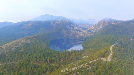 Atemberaubende-Emerald-Bay-State-Park-California-Tahoe-Antenne