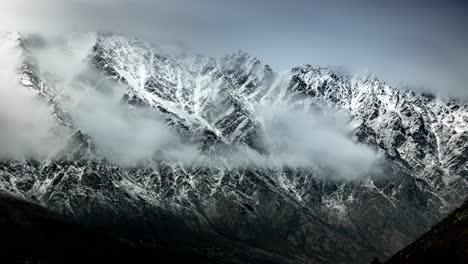 Mountain-timelapse-of-Remarkables,-Queenstown