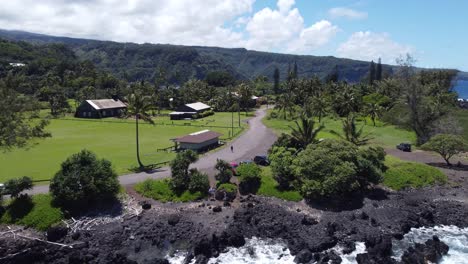 Areal-shot-of-the-coast-of-Hawaii