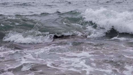Giant-shore-break-Ocean-wave-breaking-on-the-beach