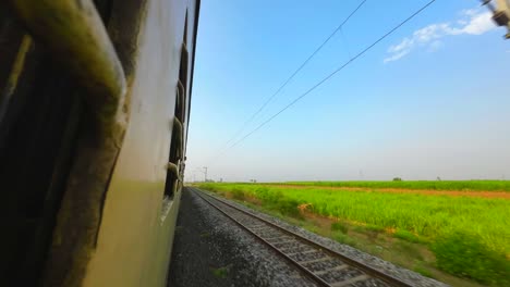 Eisenbahngleise-Indische-Eisenbahn-Reisen-Blauer-Himmel-Zeitraffer