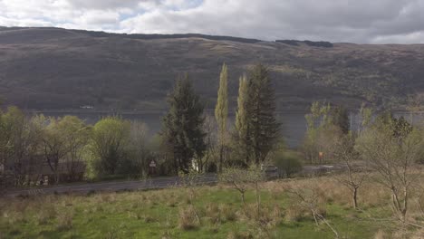 Un-Camino-Rural-Transitado-En-Las-Tierras-Altas