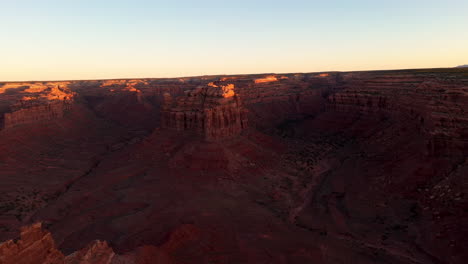 Sunrise-drone-shot-at-the-Valley-of-the-Gods-in-Utah